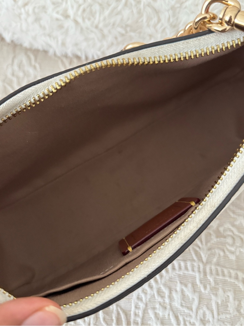 Coach White Signature Canvas Teri Shoulder Bag with Gold Chain Trim - Picture 4 of 7